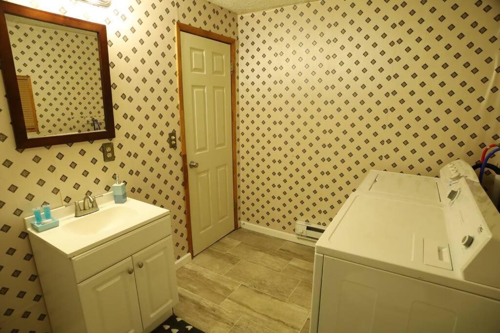 3-Bedroom Apt. Ideal Location Near New River Gorge 페이엣빌 외부 사진